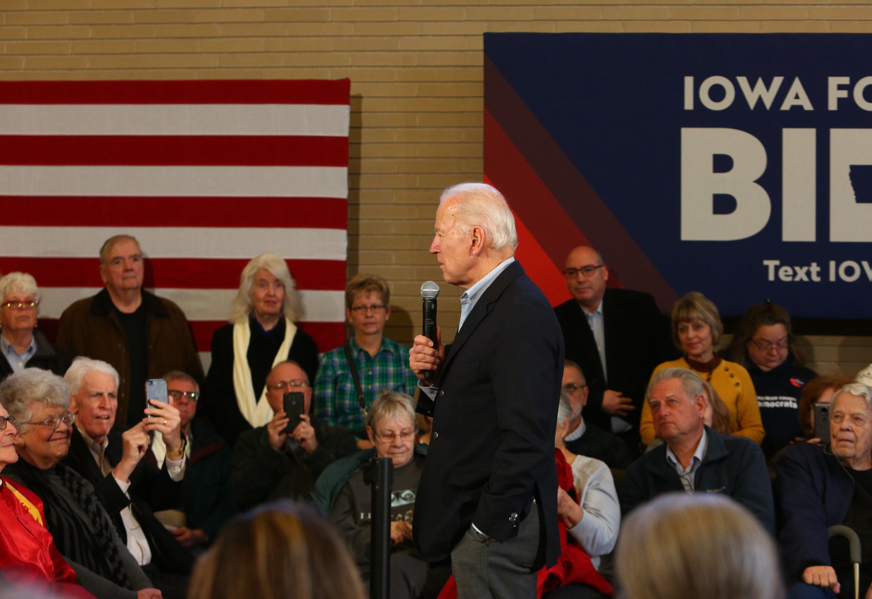 Joe Biden visits Mason City 12-03-19 (12).jpg